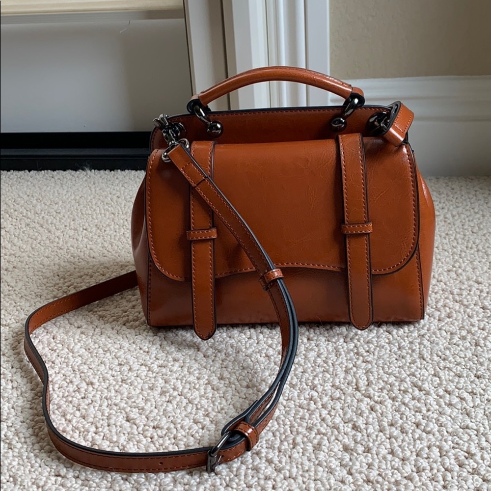 Finest Genuine Leather Crossbody Bag ( Amerii )